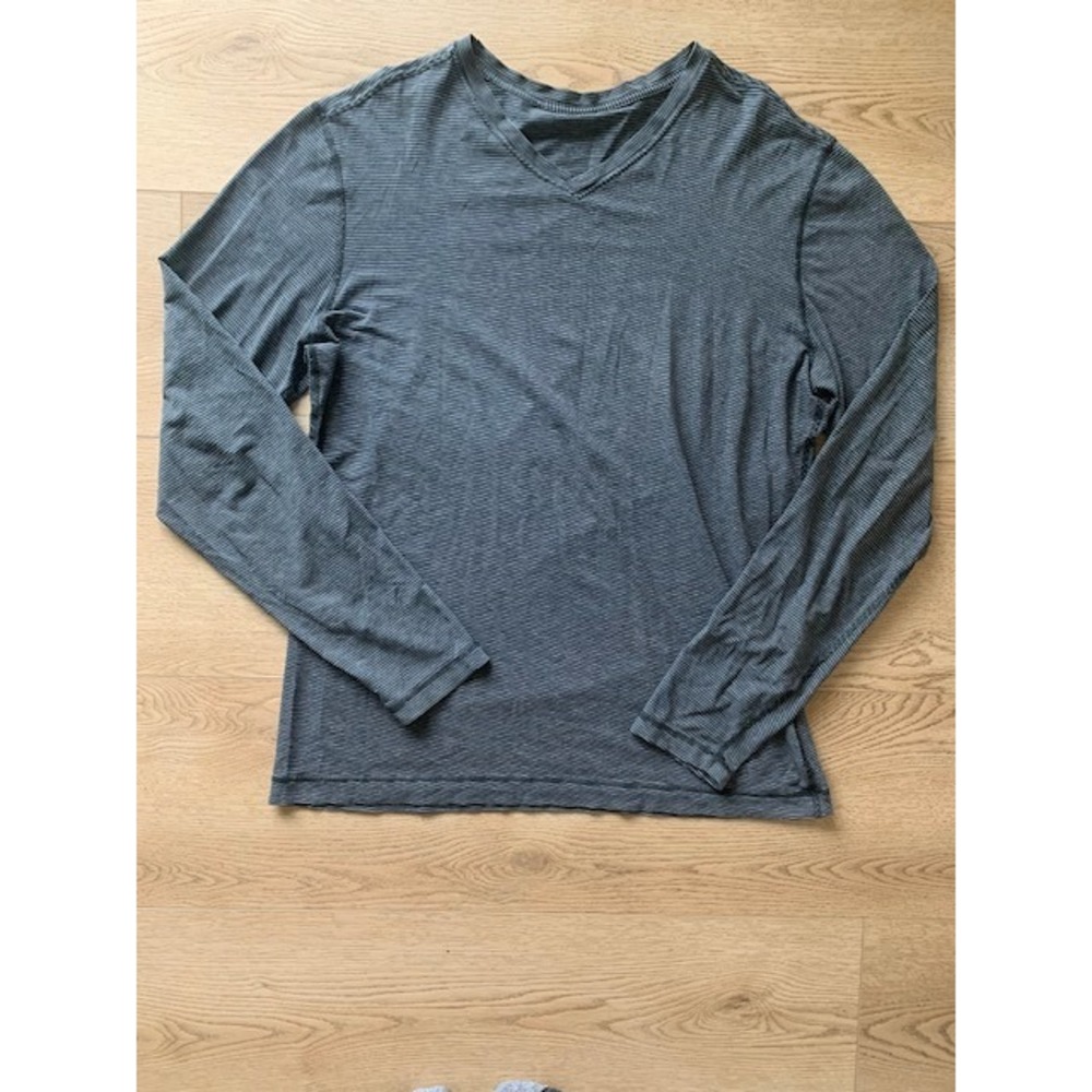 Lululemon Grey Striped V-Neck Long Sleeve Shirt Top Women